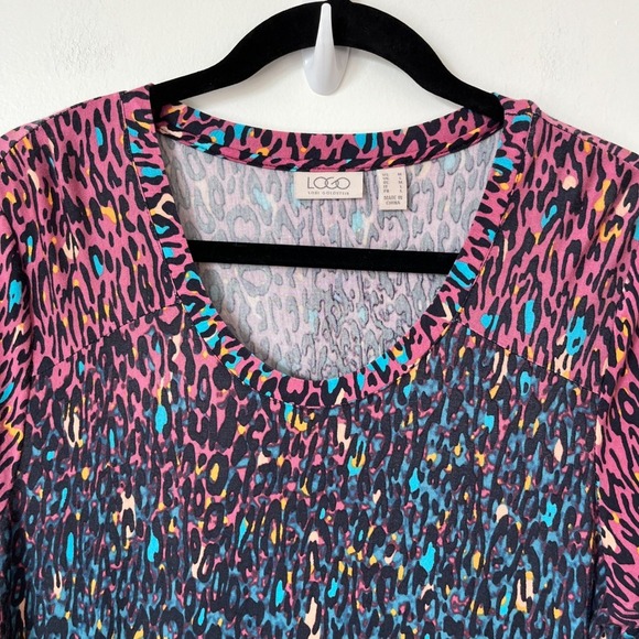 Logo Lori Goldstein Animal Print Short Sleeve Tunic Top Pink Teal Womens M - Picture 3 of 10